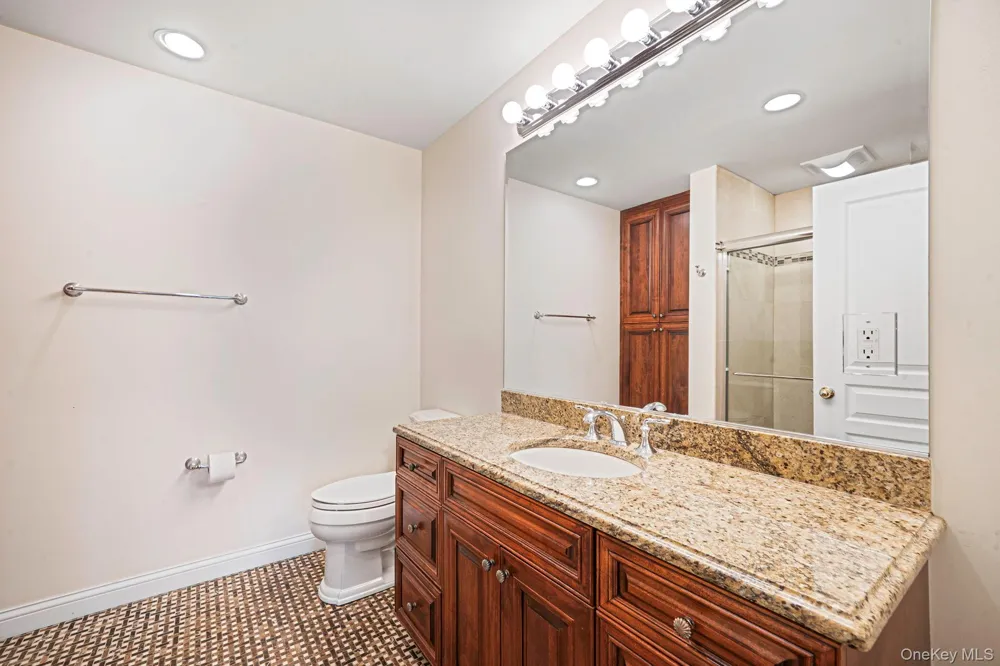 32 Coral Lane Sayville, NY 11782