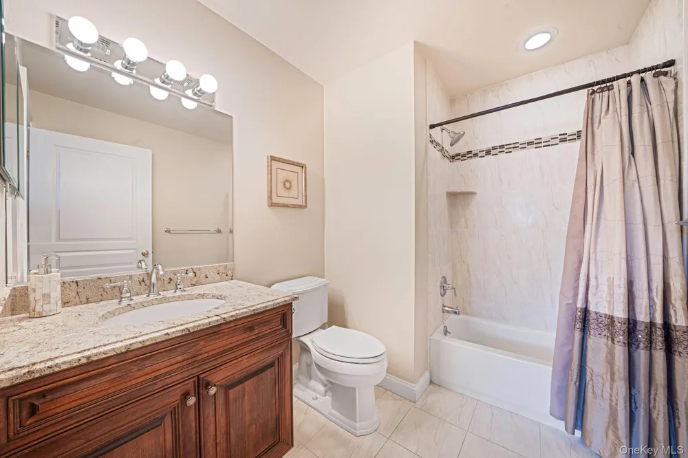 32 Coral Lane Sayville, NY 11782