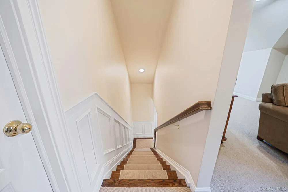 32 Coral Lane Sayville, NY 11782