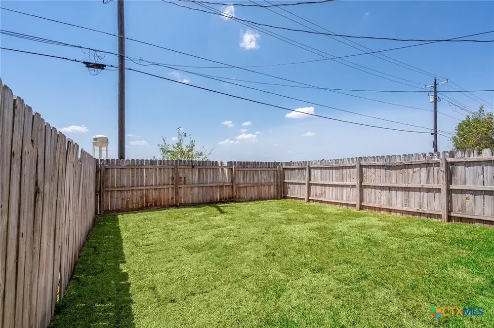 200 Sandstone Drive #E & F Jarrell, TX 76537