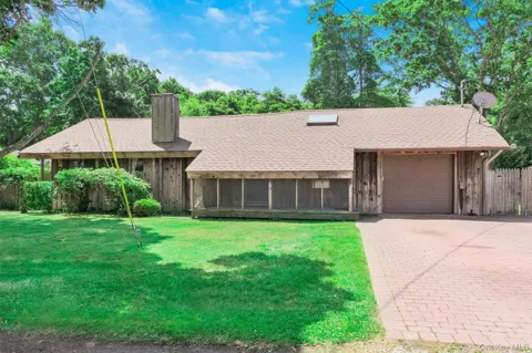 12 Clover Lane