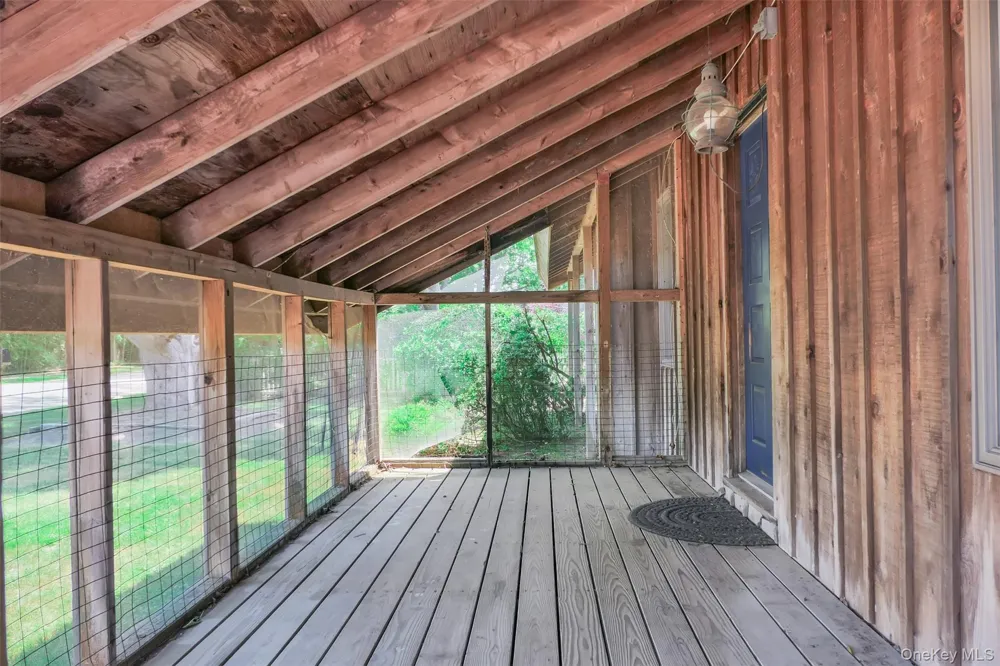 12 Clover Lane Brookhaven, NY 11719