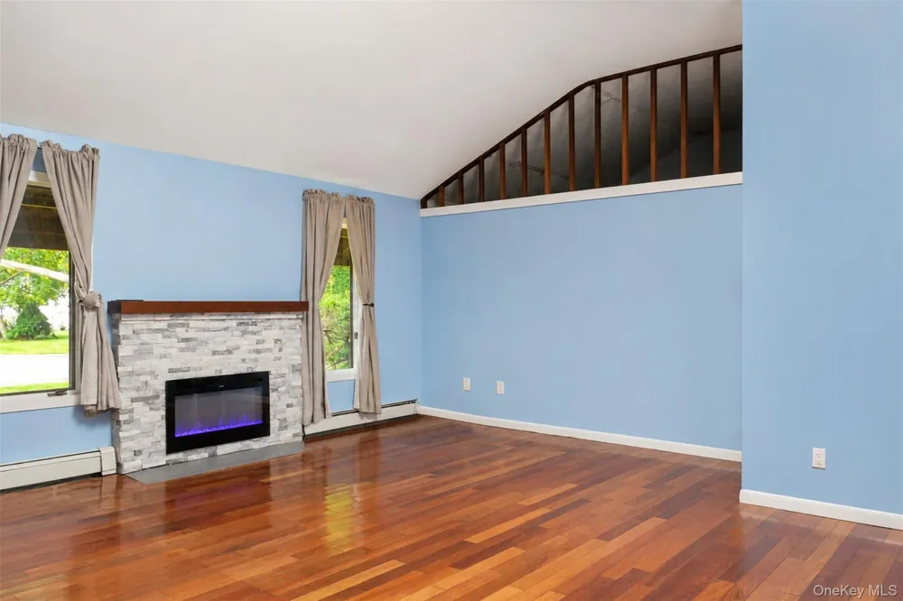 12 Clover Lane Brookhaven, NY 11719