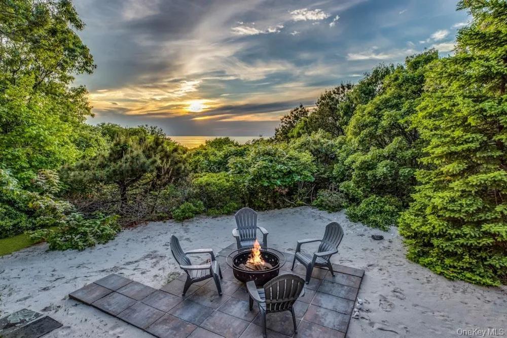3645 Soundview Avenue Peconic, NY 11958