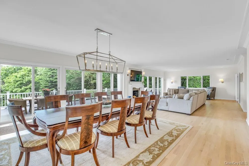 3645 Soundview Avenue Peconic, NY 11958
