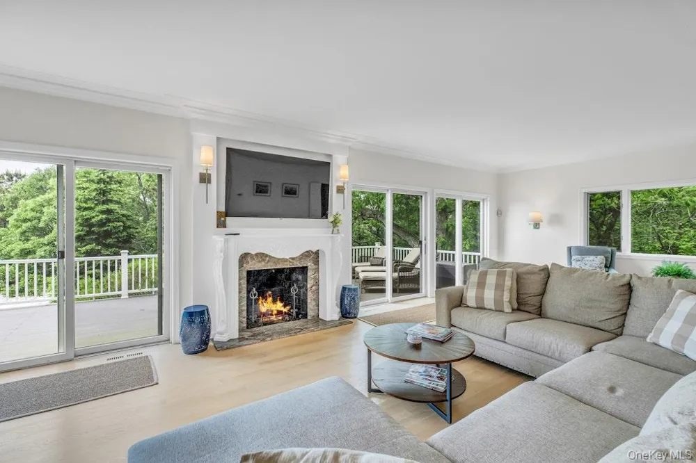 3645 Soundview Avenue Peconic, NY 11958