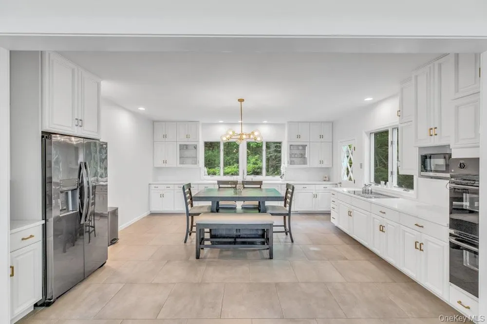 3645 Soundview Avenue Peconic, NY 11958
