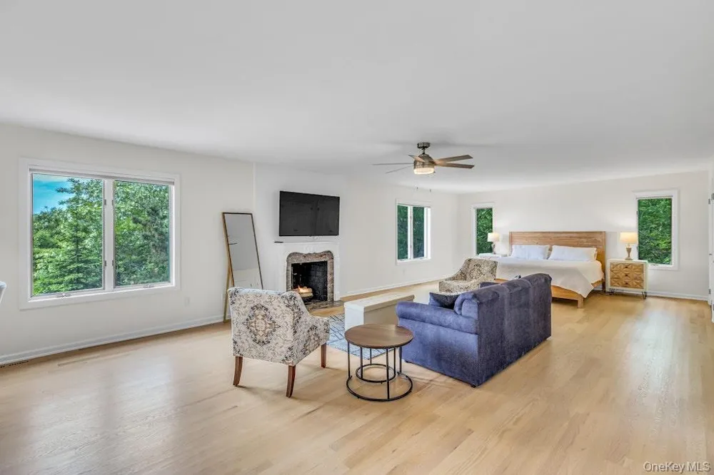 3645 Soundview Avenue Peconic, NY 11958