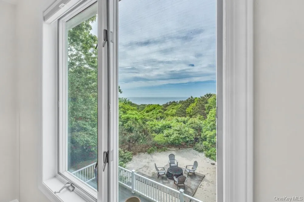 3645 Soundview Avenue Peconic, NY 11958