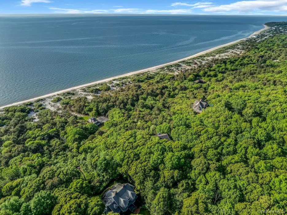 3645 Soundview Avenue Peconic, NY 11958