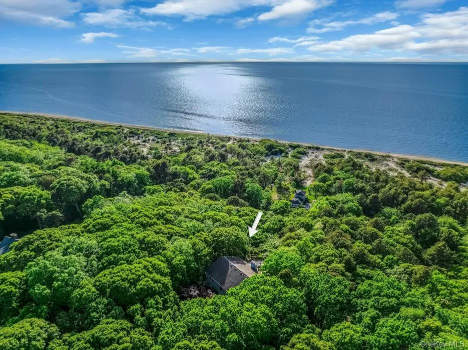 3645 Soundview Avenue Peconic, NY 11958