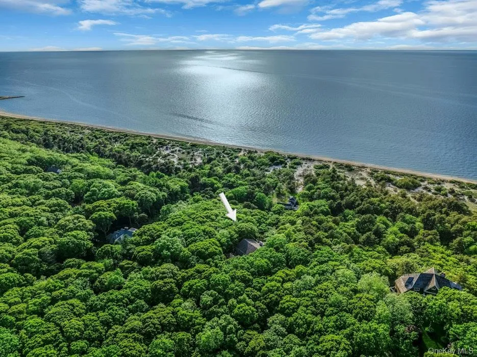 3645 Soundview Avenue Peconic, NY 11958