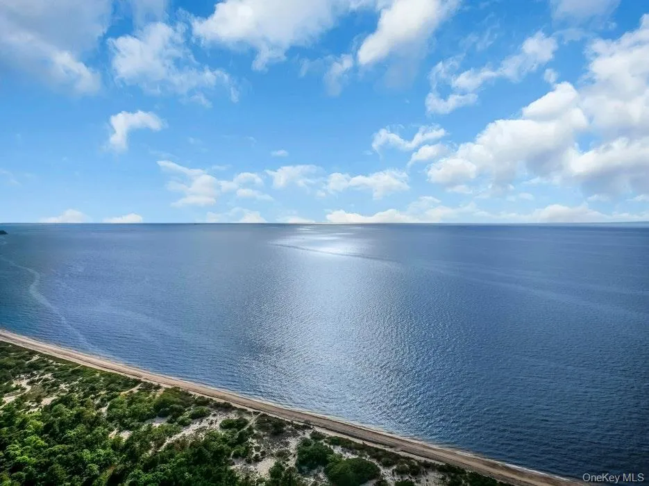 3645 Soundview Avenue Peconic, NY 11958