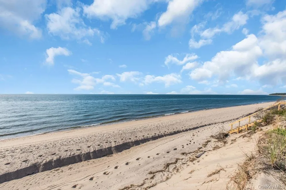 3645 Soundview Avenue Peconic, NY 11958