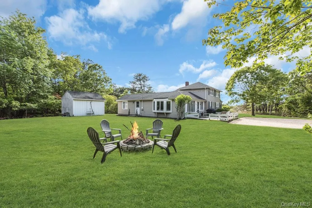 3651 Soundview Avenue Peconic, NY 11958