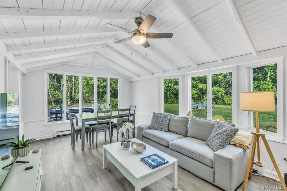 3651 Soundview Avenue Peconic, NY 11958