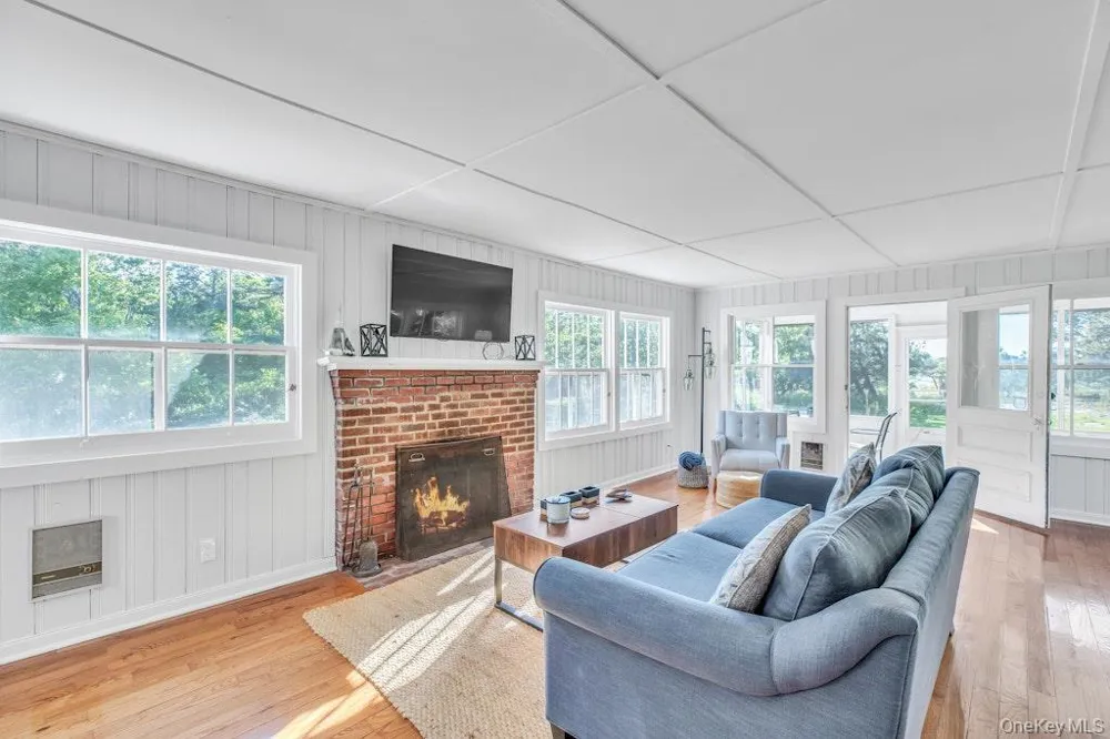 3651 Soundview Avenue Peconic, NY 11958