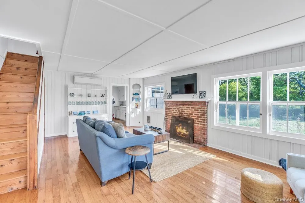 3651 Soundview Avenue Peconic, NY 11958