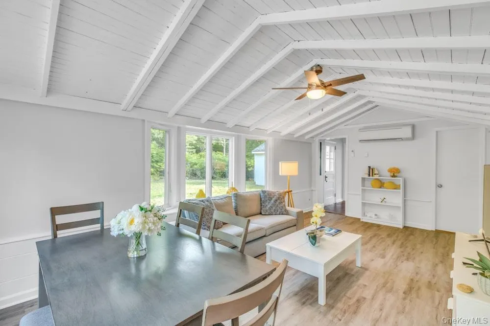3651 Soundview Avenue Peconic, NY 11958