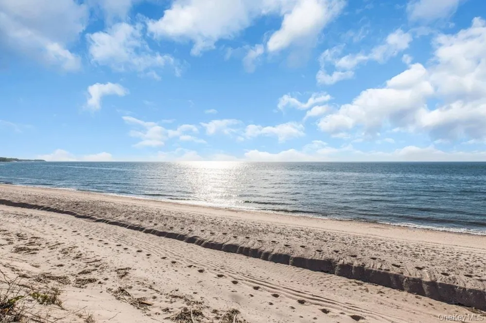 3651 Soundview Avenue Peconic, NY 11958
