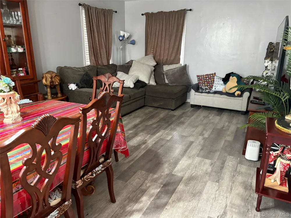 539 E State Street Long Beach, NY 11561