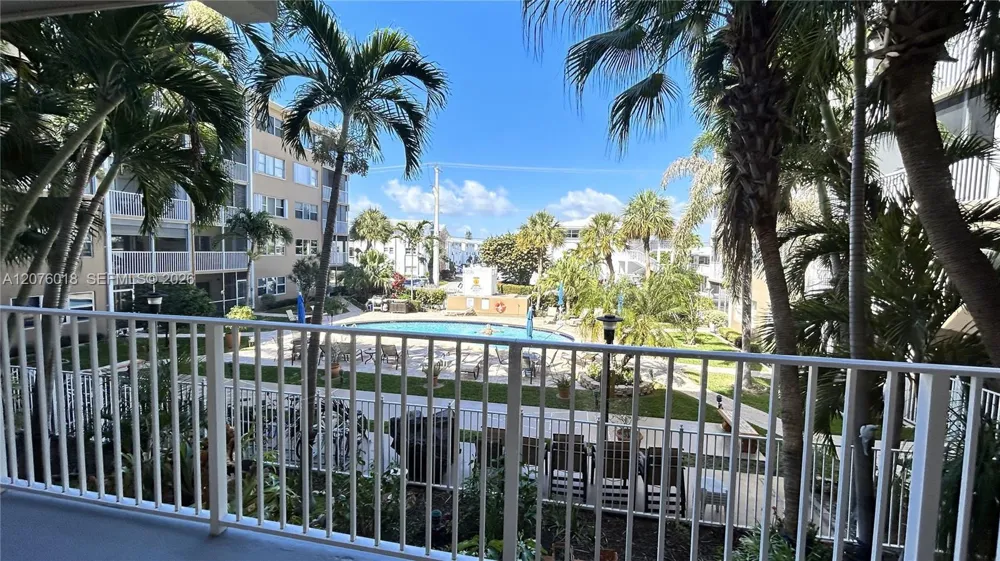 4117 Bougainvilla Dr #210 Lauderdale By The Sea, FL 33308