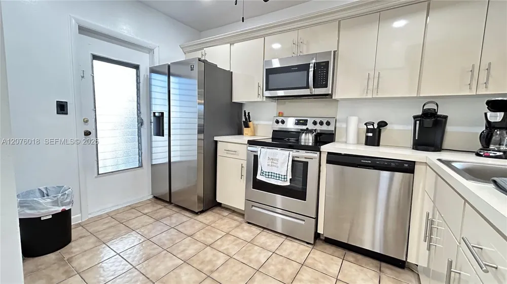 4117 Bougainvilla Dr #210 Lauderdale By The Sea, FL 33308