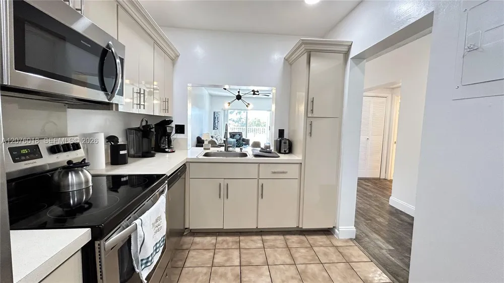 4117 Bougainvilla Dr #210 Lauderdale By The Sea, FL 33308