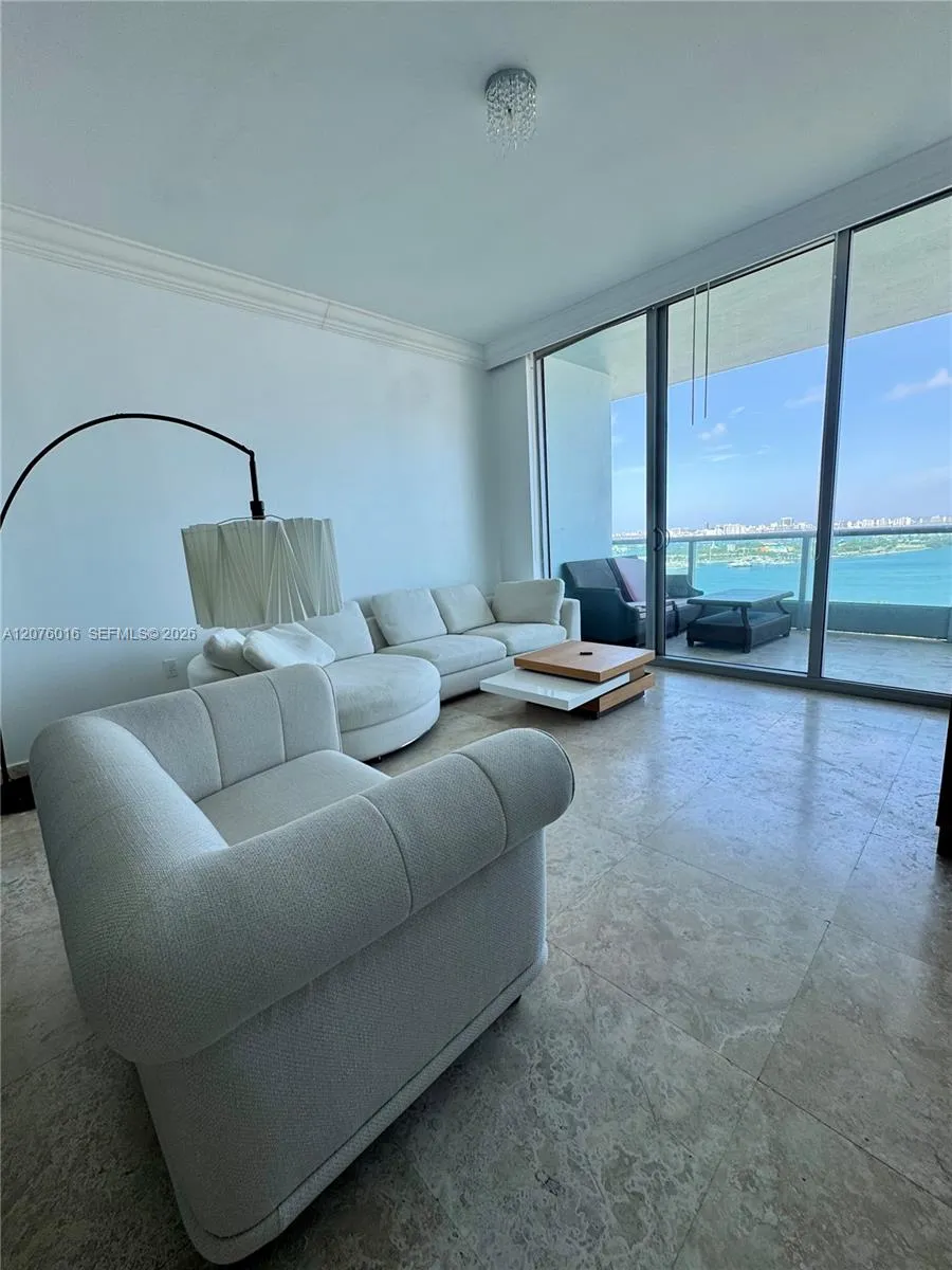 900 Biscayne Blvd #2604 Miami, FL 33132