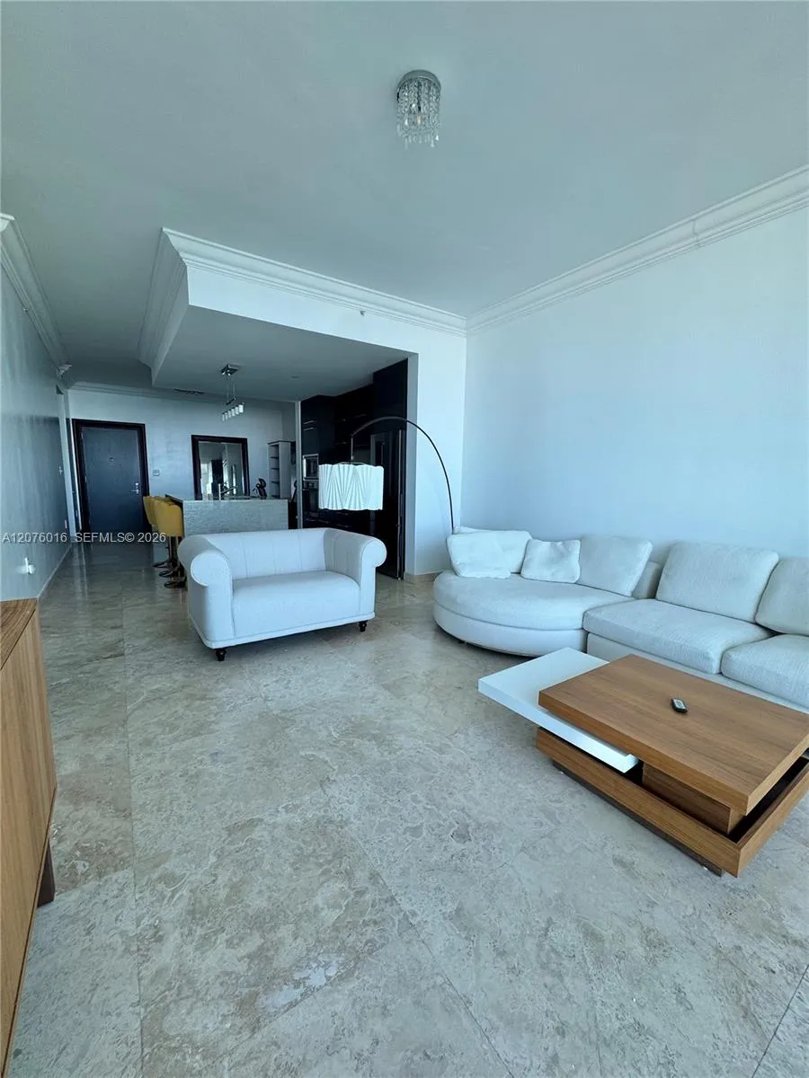 900 Biscayne Blvd #2604 Miami, FL 33132
