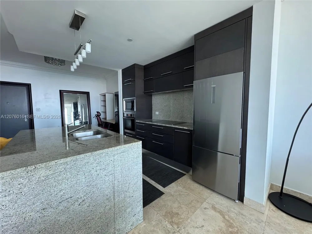900 Biscayne Blvd #2604 Miami, FL 33132