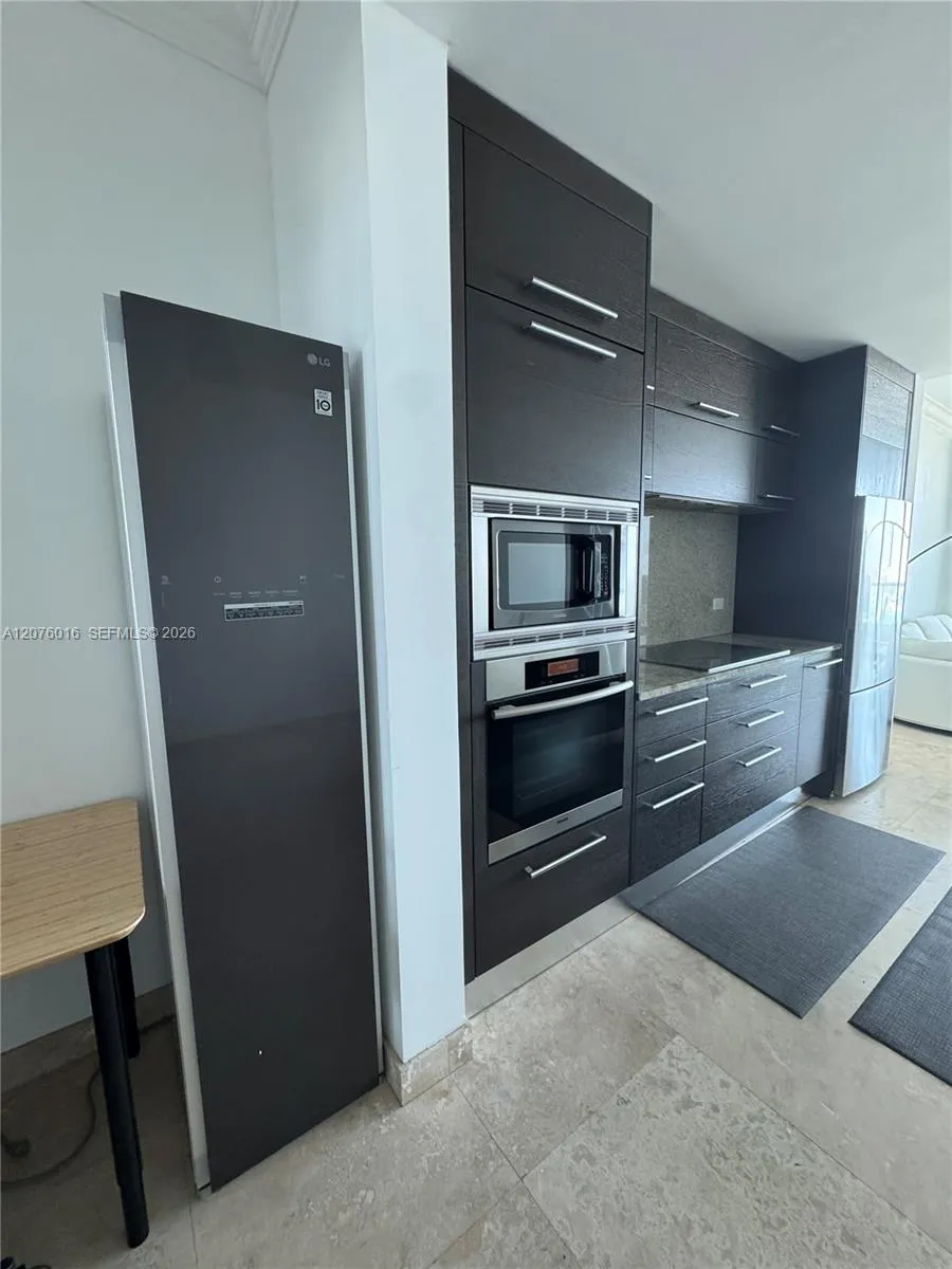 900 Biscayne Blvd #2604 Miami, FL 33132