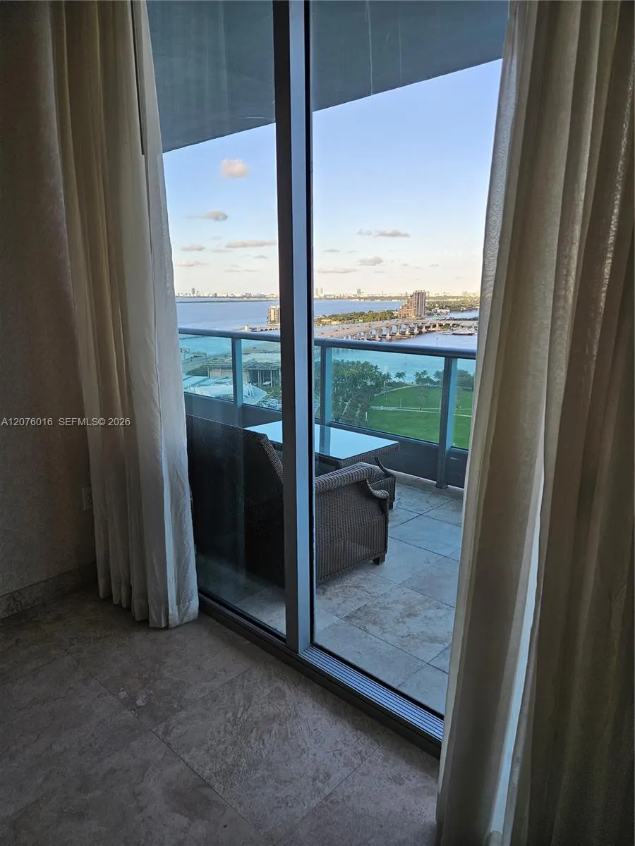 900 Biscayne Blvd #2604 Miami, FL 33132