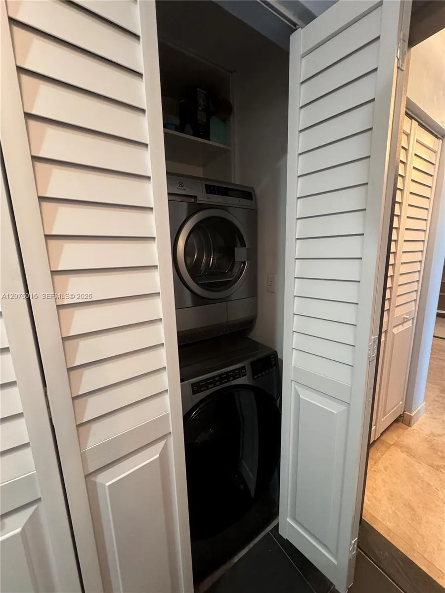 900 Biscayne Blvd #2604 Miami, FL 33132