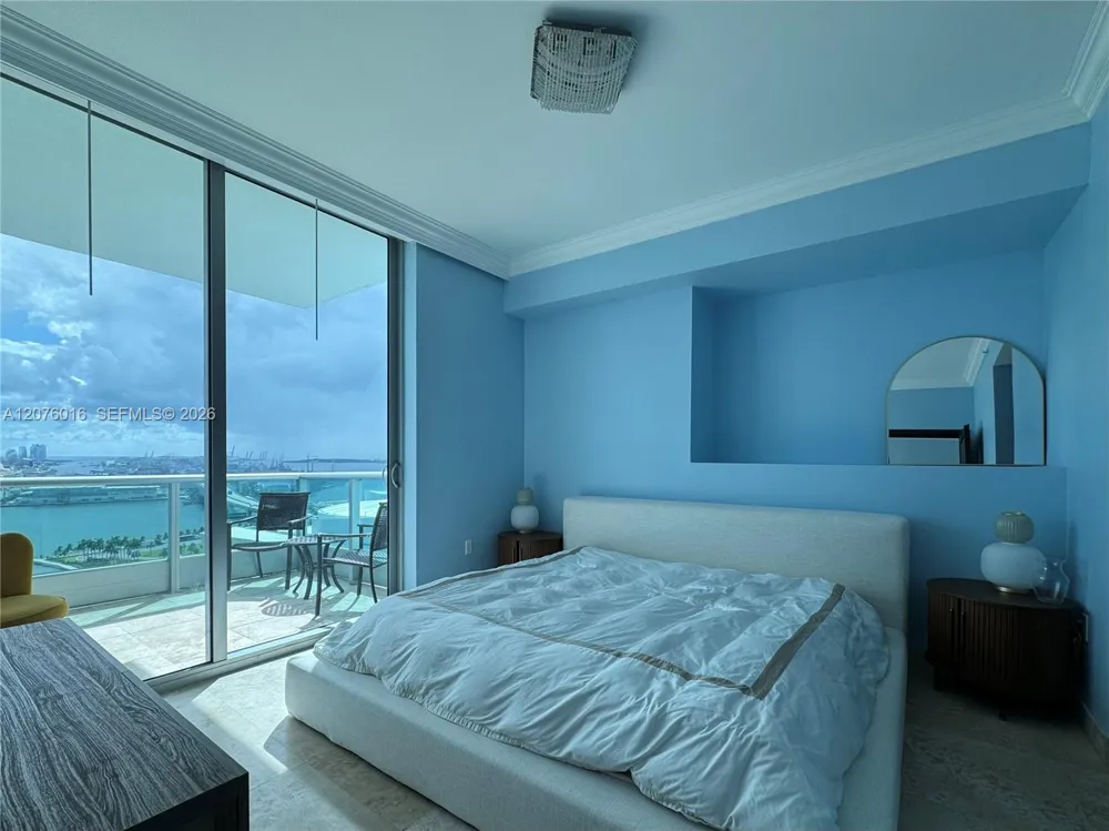 900 Biscayne Blvd #2604 Miami, FL 33132