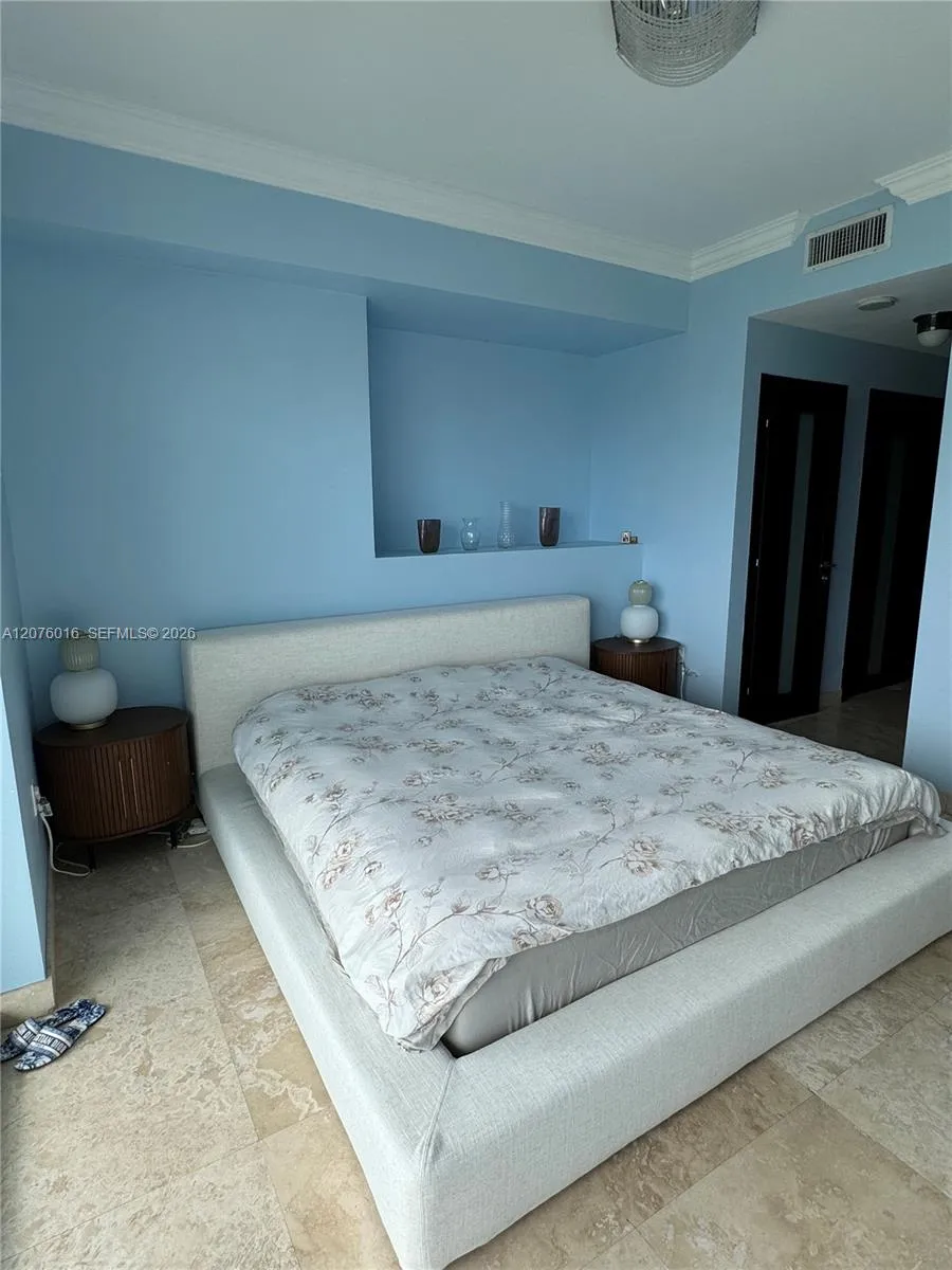 900 Biscayne Blvd #2604 Miami, FL 33132