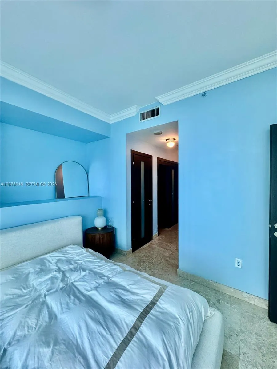 900 Biscayne Blvd #2604 Miami, FL 33132