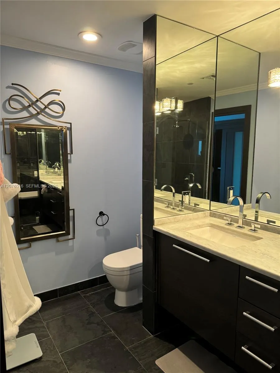 900 Biscayne Blvd #2604 Miami, FL 33132