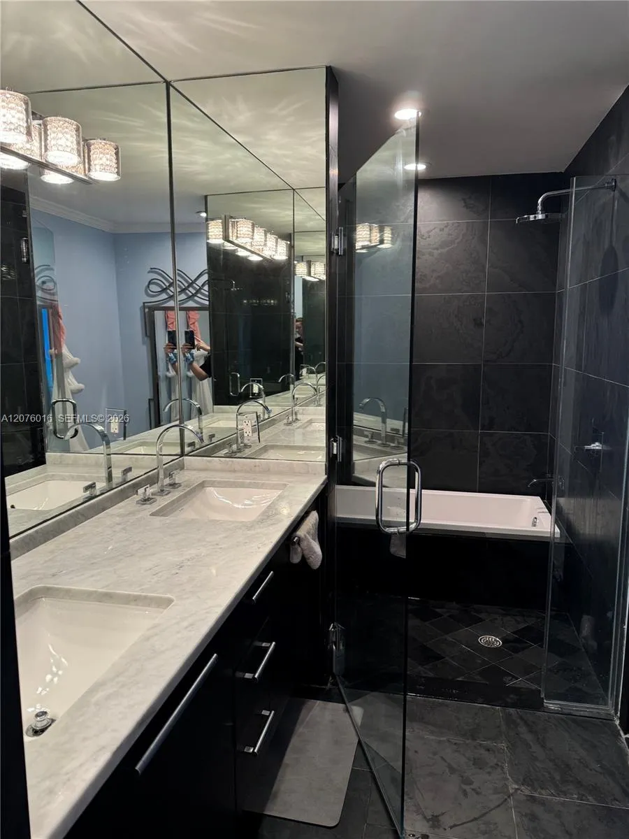 900 Biscayne Blvd #2604 Miami, FL 33132