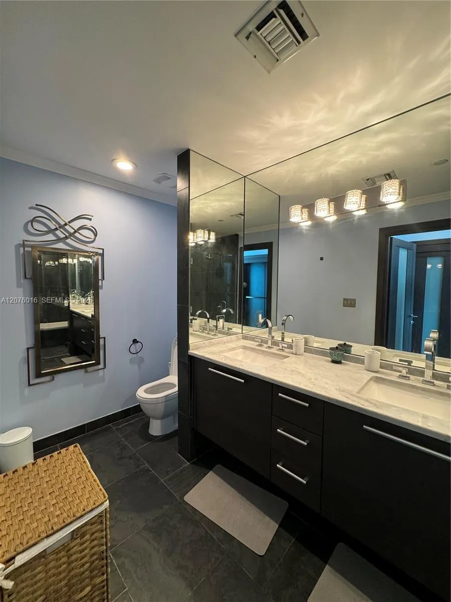 900 Biscayne Blvd #2604 Miami, FL 33132