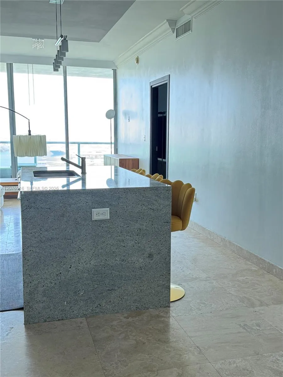 900 Biscayne Blvd #2604 Miami, FL 33132