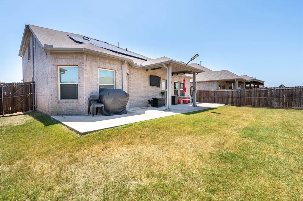 1913 Damianita Drive Royse City, TX 75189