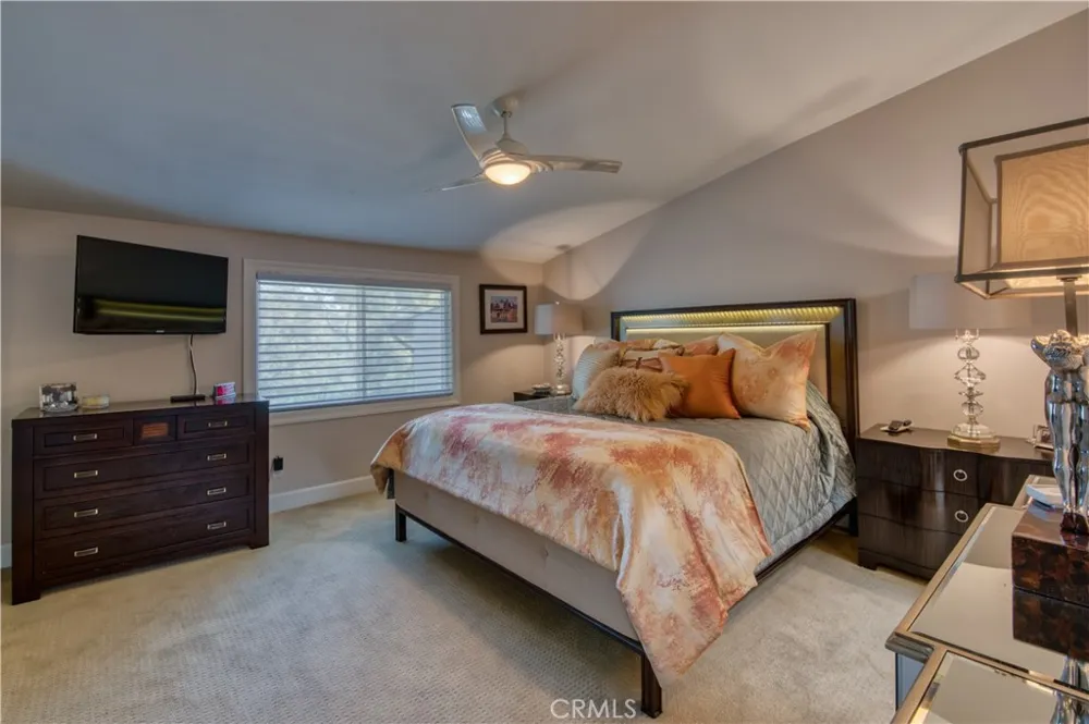 2183 Vista Entrada Newport Beach, CA 92660