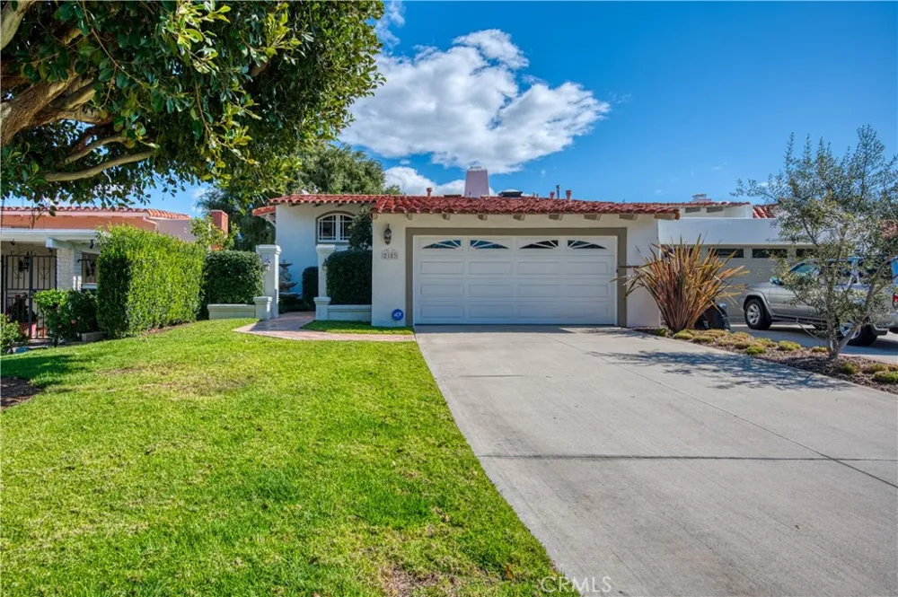 2183 Vista Entrada Newport Beach, CA 92660