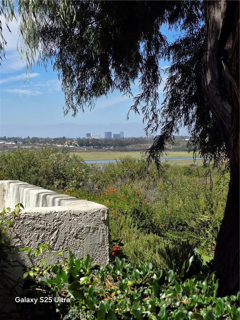 2183 Vista Entrada Newport Beach, CA 92660