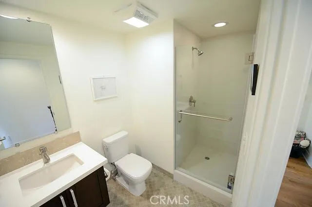7133 Hawthorn Avenue #202 Hollywood, CA 90046
