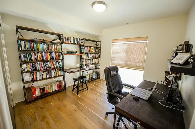 7133 Hawthorn Avenue #202 Hollywood, CA 90046