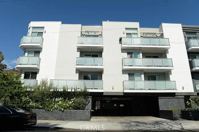 7133 Hawthorn Avenue #202 Hollywood, CA 90046