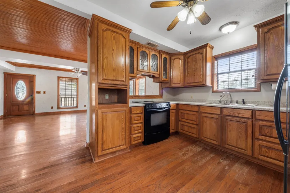 33349 Interstate 10 Anahuac, TX 77514