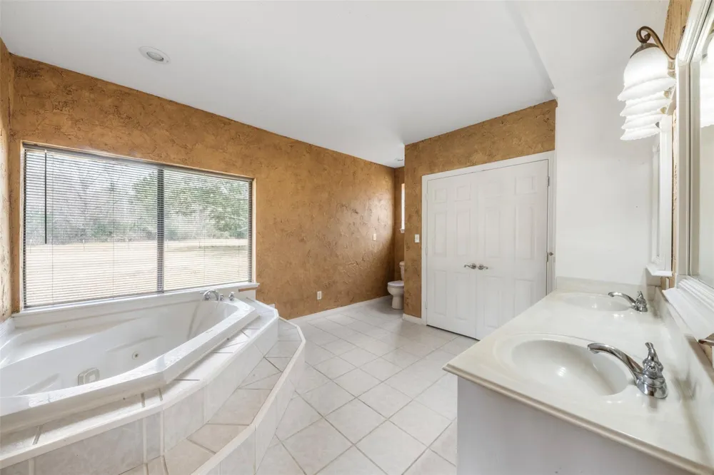 33349 Interstate 10 Anahuac, TX 77514